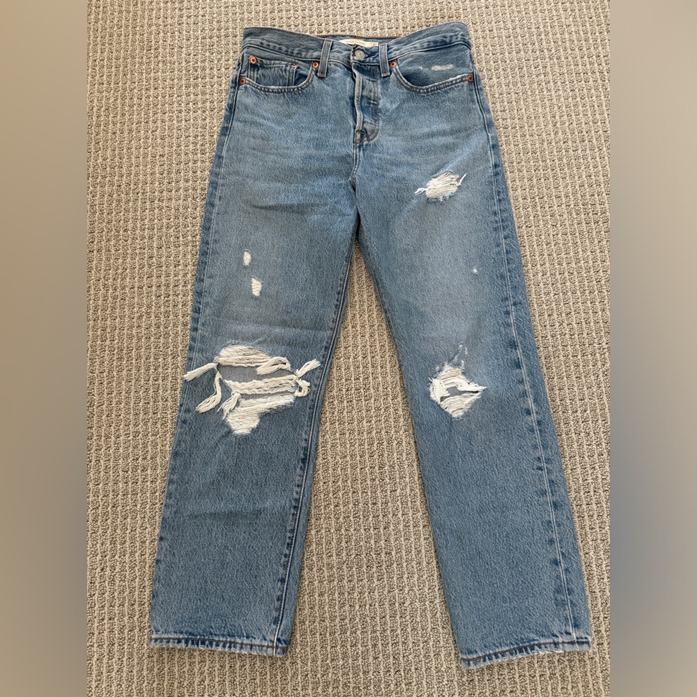 Levi’s Wedgie Straight (Basically NEW)